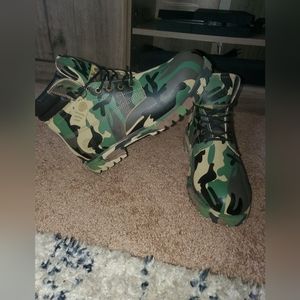 Jacata Men Boots Camouflage Size 11 Wide (BLACK & GREY LEFT)